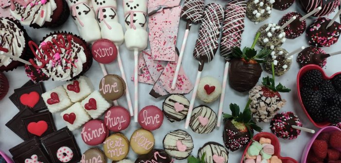 sweetheart platter, Cakes by Happy eatery