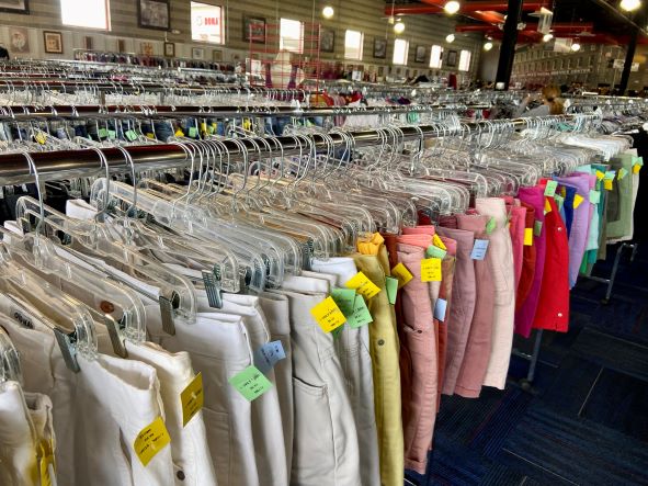 Valley shoppers turn to thrift stores to beat inflation