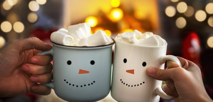 holiday mugs with marshmallows