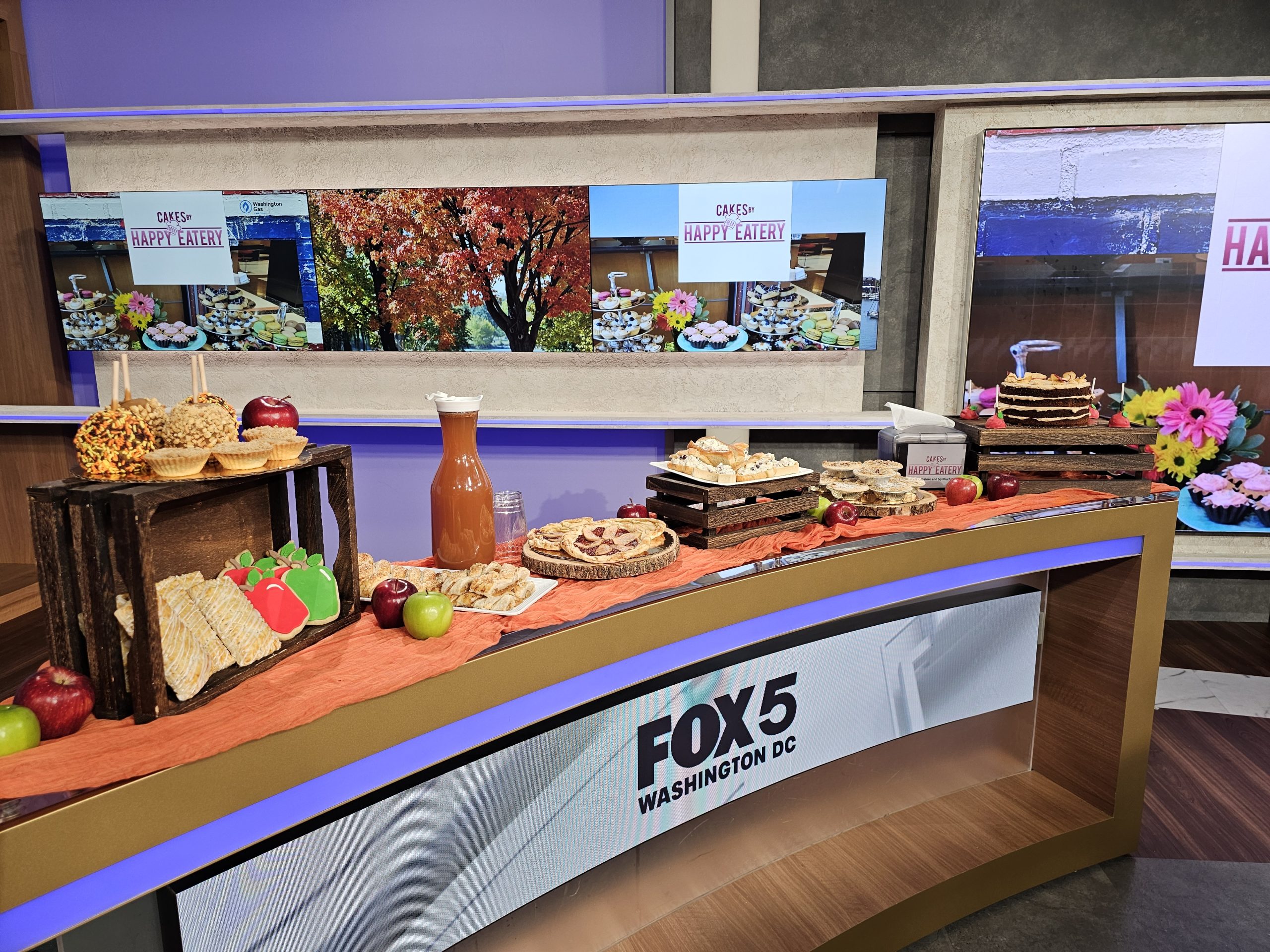 apples, Fox5 set, Cakes by happy eatery