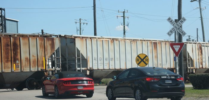 railroad crossing, train