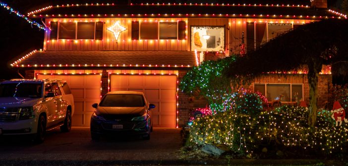 house with Christmas lights