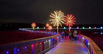 Neabsco Boardwalk decorated for Christmas